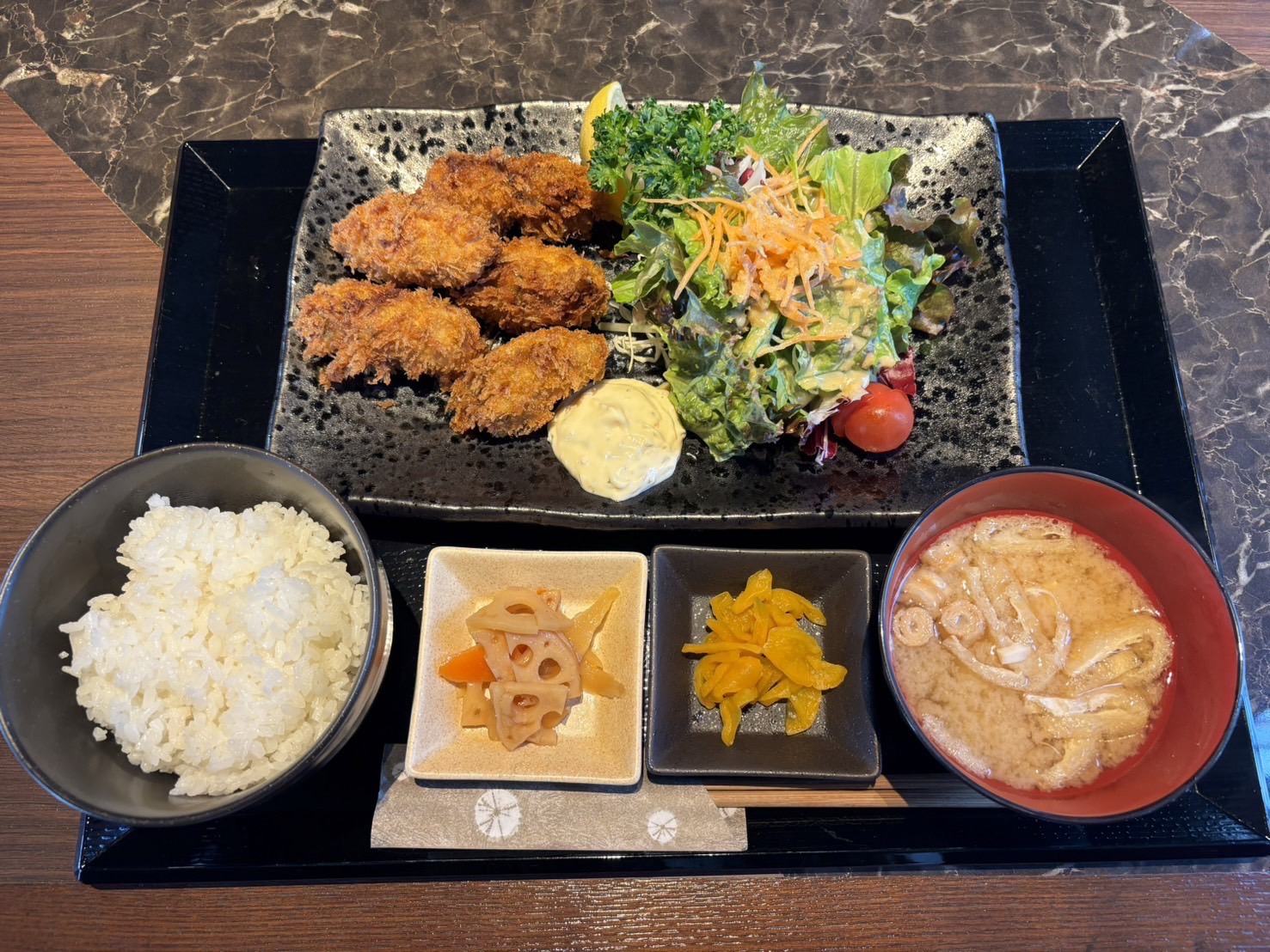 牡蠣フライ定食