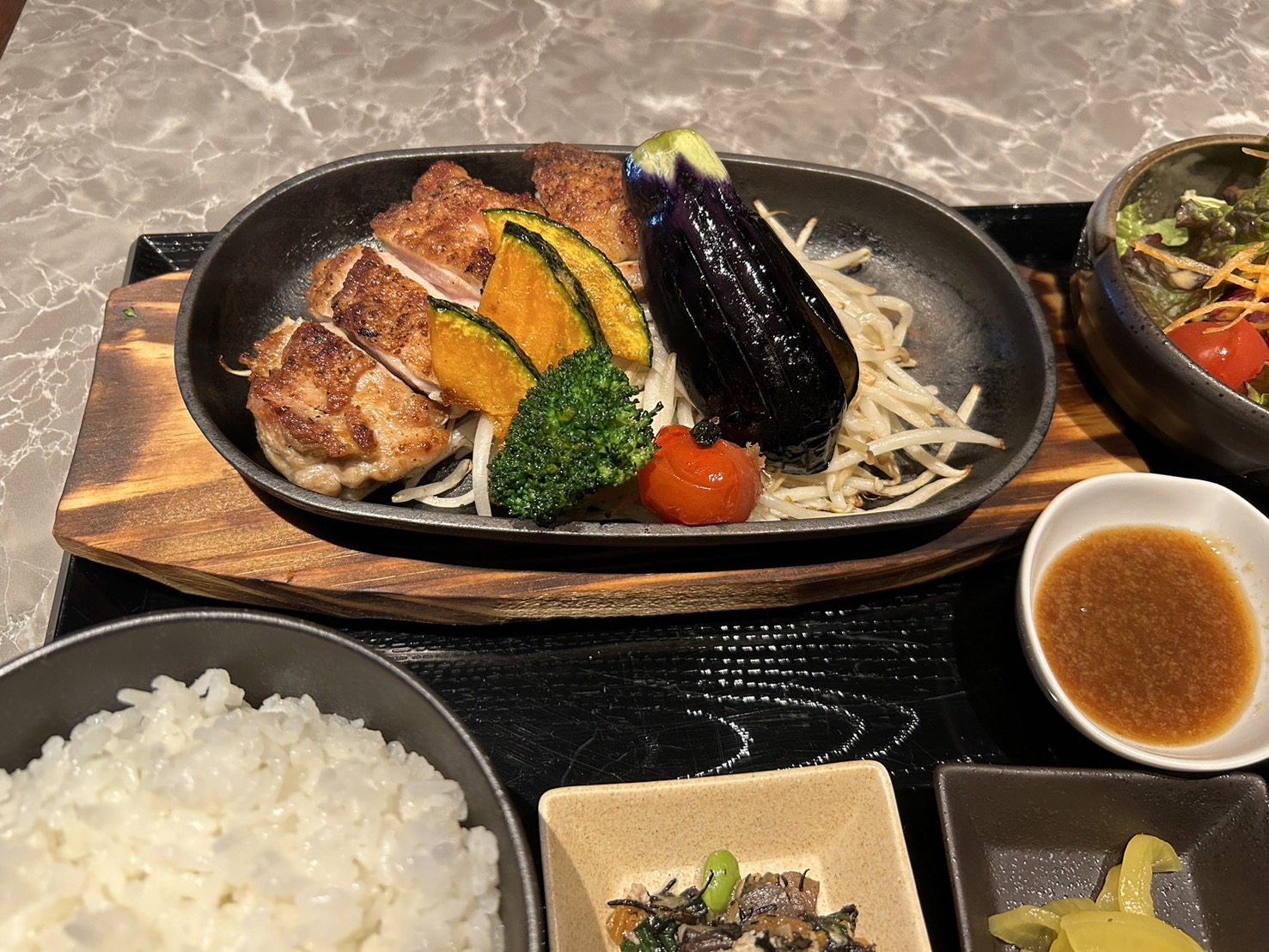 大山鶏の炭火焼グリル